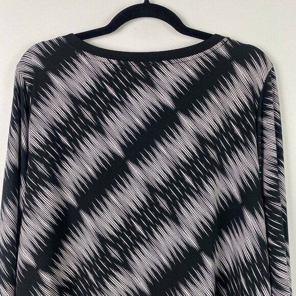 CJ Banks Tunic Top Size 1X Long Sleeve Black White Contrast Hem Stretch - Picture 8 of 11